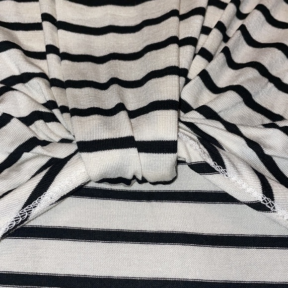 NWOT- 7th Ray- size small- camo/black white striped. Twist front top - Picture 8 of 9